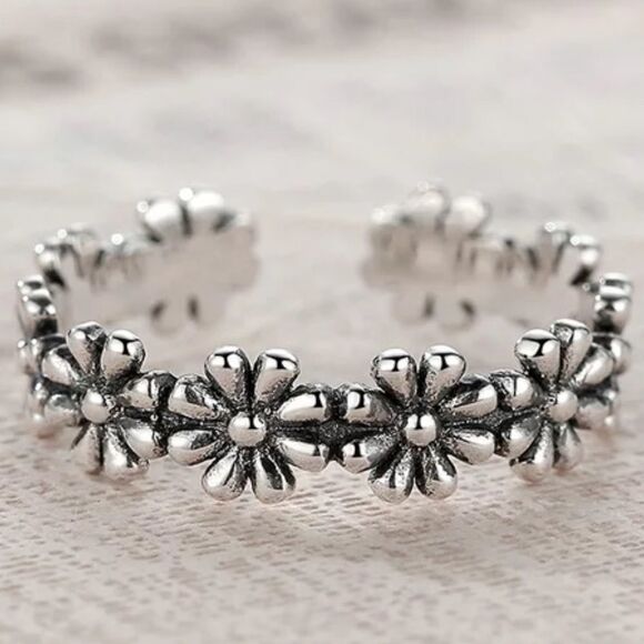 NEW Sterling Silver Floral Design Open Band Adjustable Ring - Picture 1 of 4